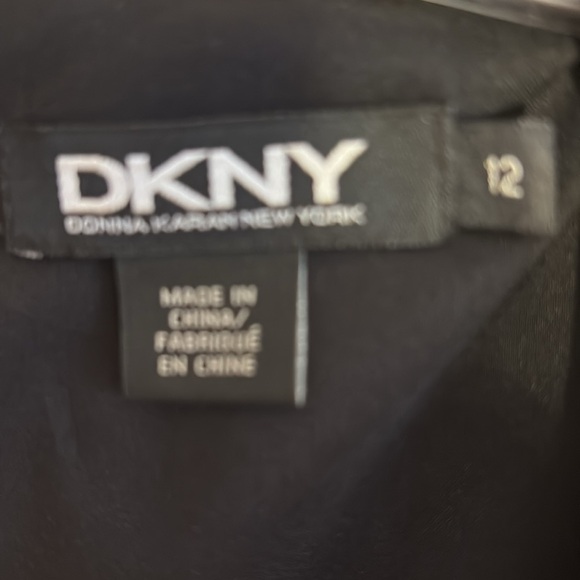 Dress - Picture 5 of 10